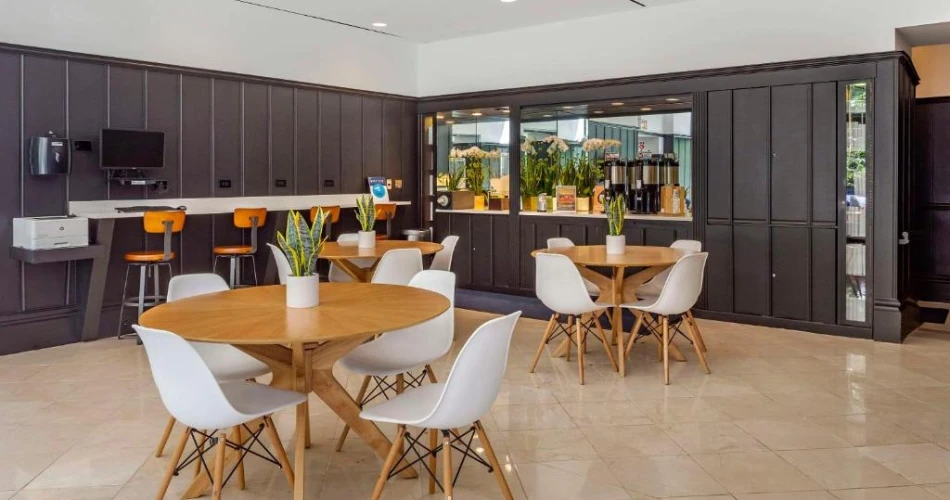 Family-Friendly Hotels Near McCormick Place: Perfect Stays for Every Traveler